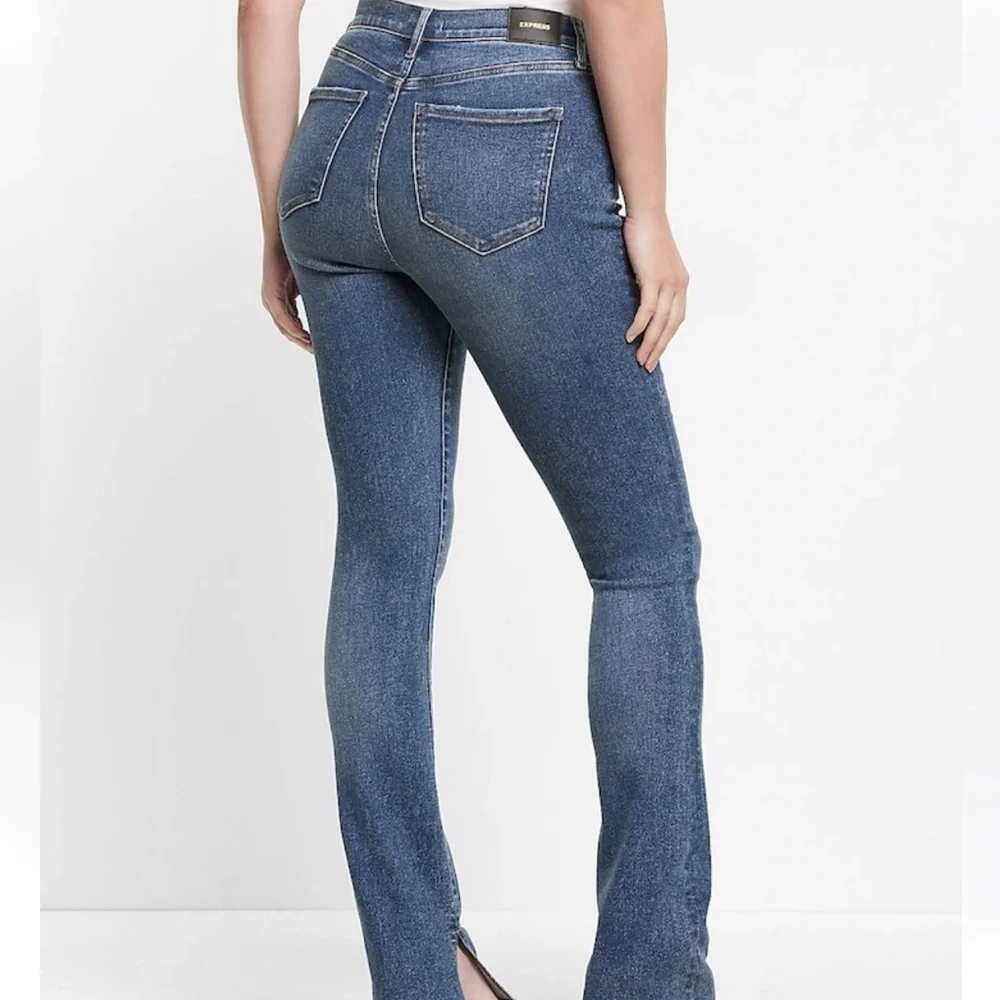 Express Skyscraper Mid Rise Medium Wash Jeans - Picture 2 of 9